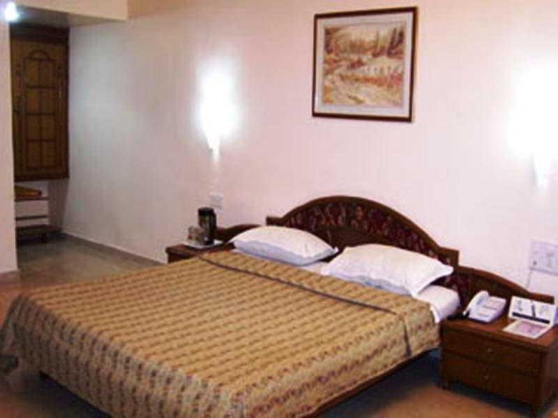 Hotel Chicago Ahmedabad Exterior photo