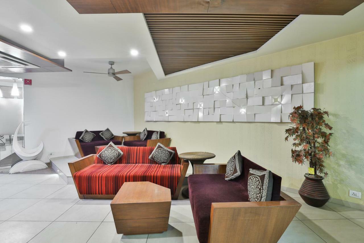 Hotel Chicago Ahmedabad Exterior photo