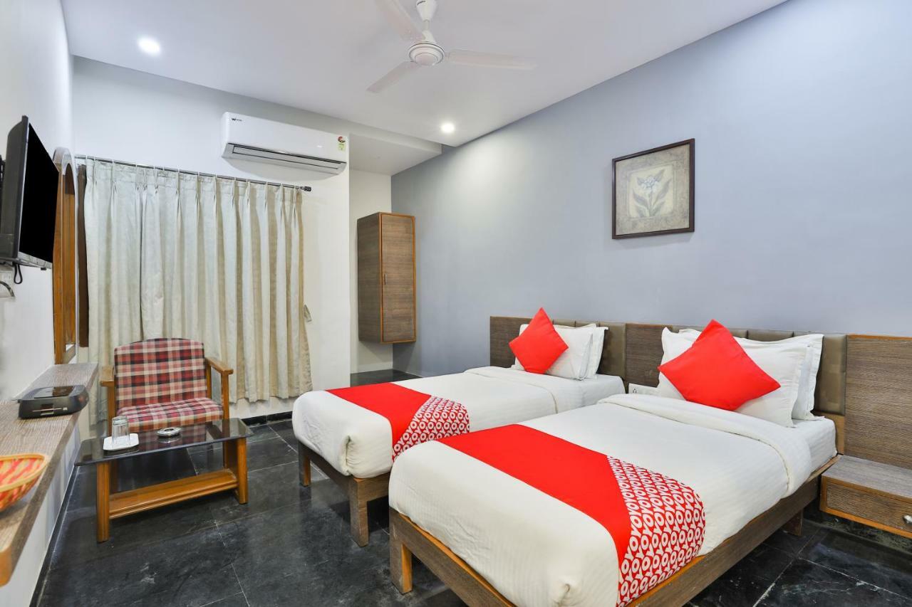 Hotel Chicago Ahmedabad Room photo