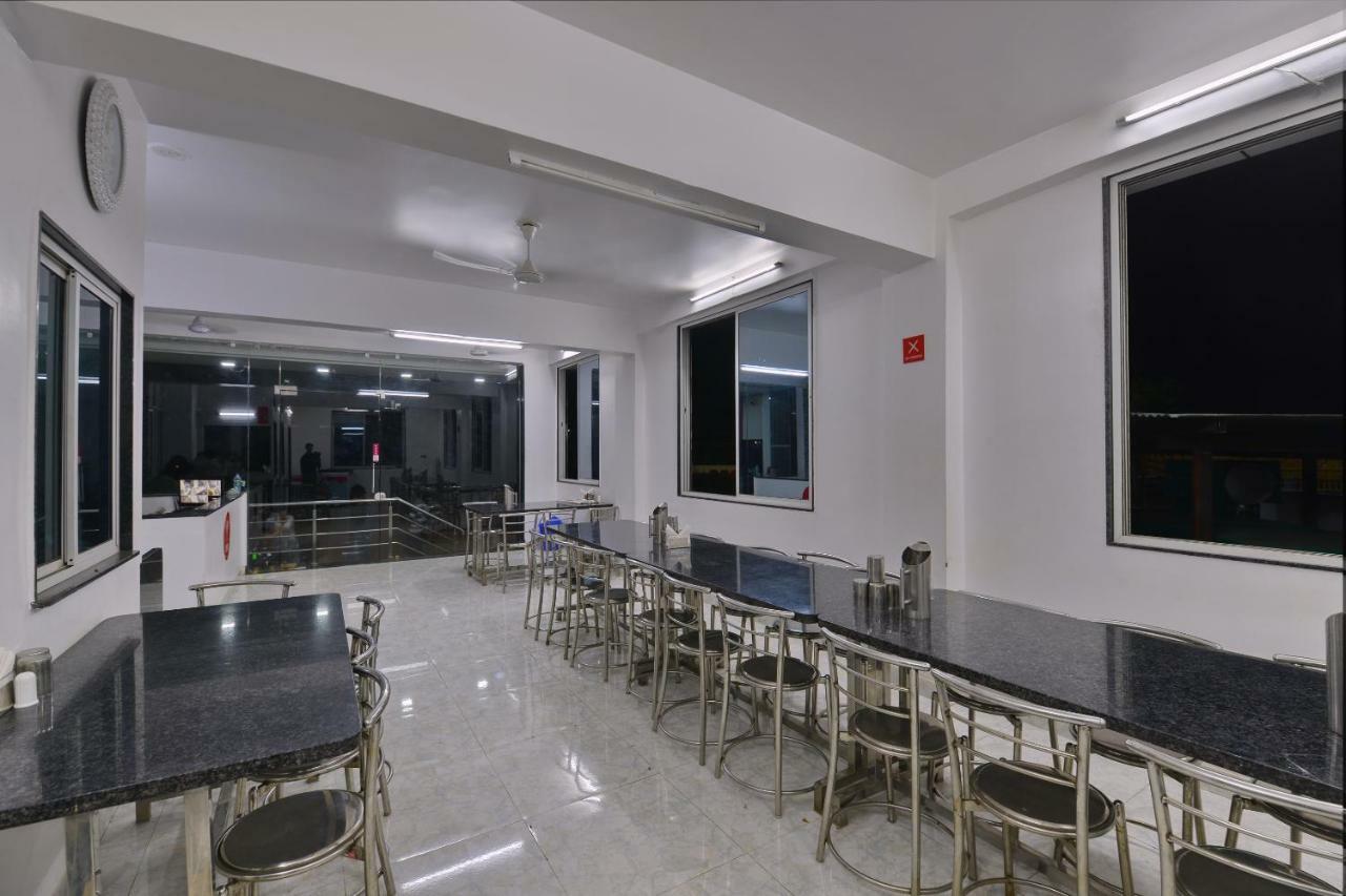 Hotel Chicago Ahmedabad Exterior photo