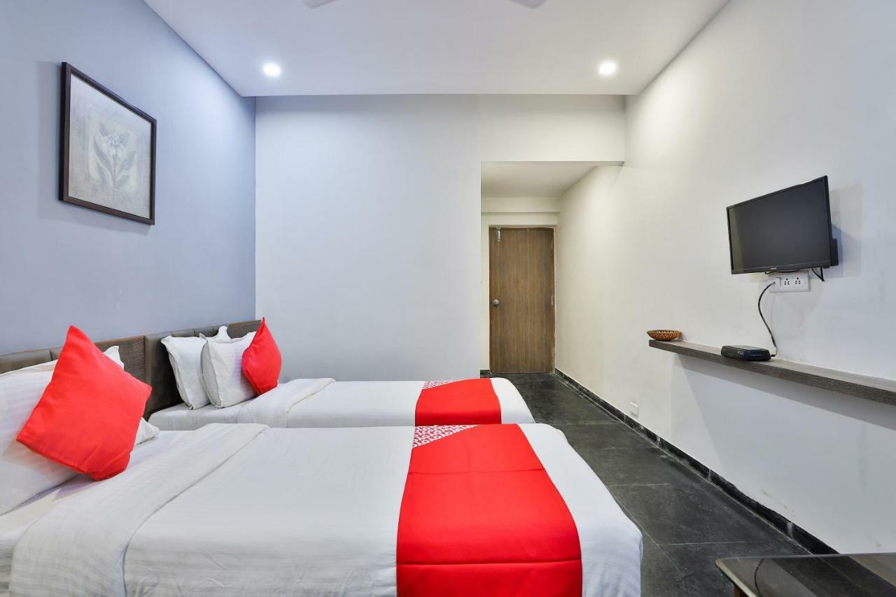 Hotel Chicago Ahmedabad Exterior photo