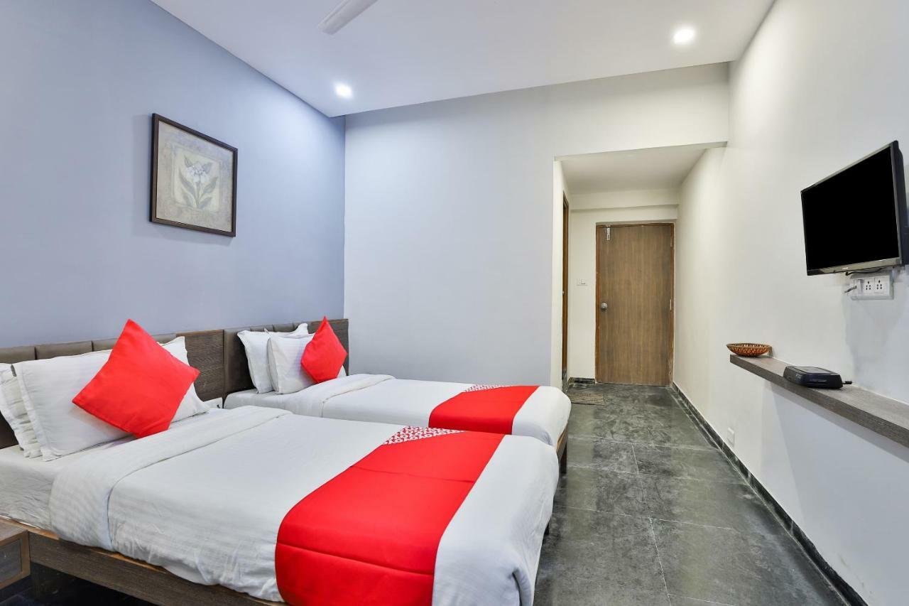Hotel Chicago Ahmedabad Exterior photo